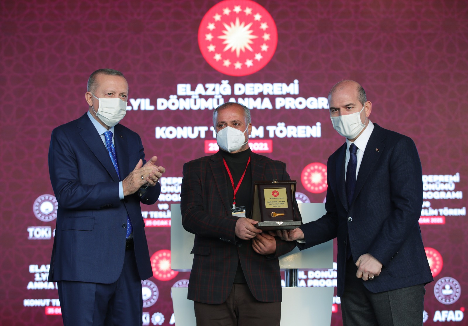 Erdoğan Elazığ'da depremzedelerle buluştu: Dikey mimari intihardır